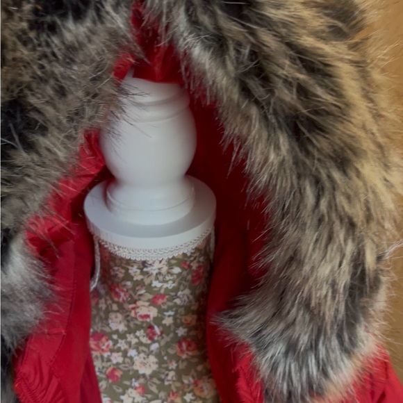 NWT Women’s Lands’ End Max 600 Down Long Maxi Coat w fur lined hood
Sold Out - Picture 9 of 17